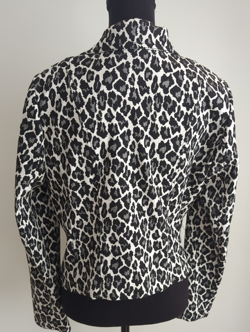 NWT White House Black Market Black & White Leopard Print Moto Jacket - SIZE 10 - Picture 8 of 10